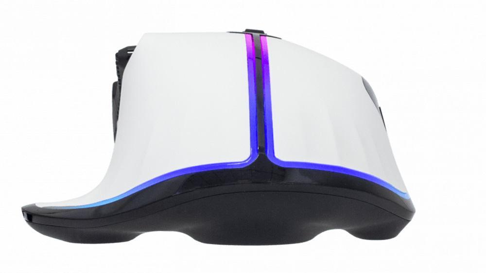 Herní myš White Shark MARROK GM-9006 white RGB v bílém provedení na neutrálním pozadí s pohledem zezadu